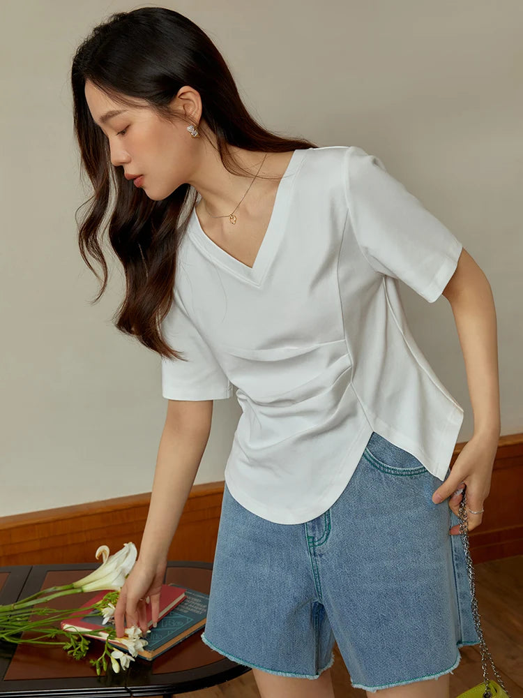 IMIEMIE DUSHU Office Lady Irregular V-neck Pleated Shoulder Black T-shirt For Women's Summer 2024 New Basic White Top For Women