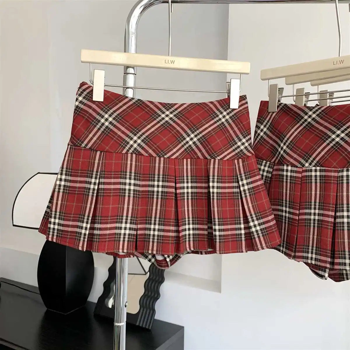 IMIEMIE Retro college style red plaid pleated skirt half skirt for women summer high waisted slimming jk short skirt