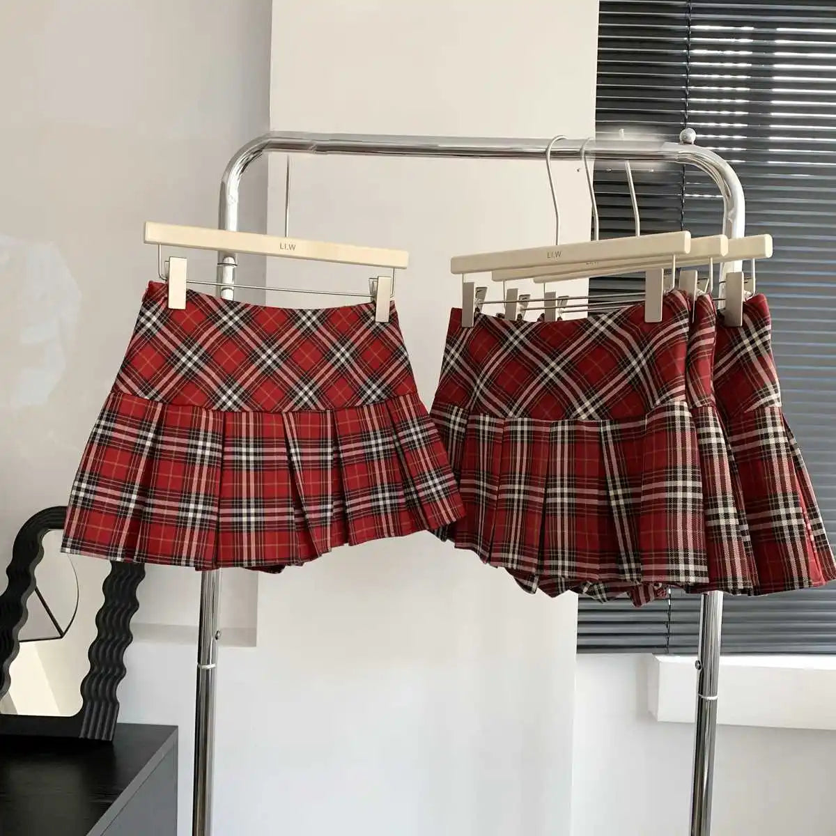 IMIEMIE Retro college style red plaid pleated skirt half skirt for women summer high waisted slimming jk short skirt